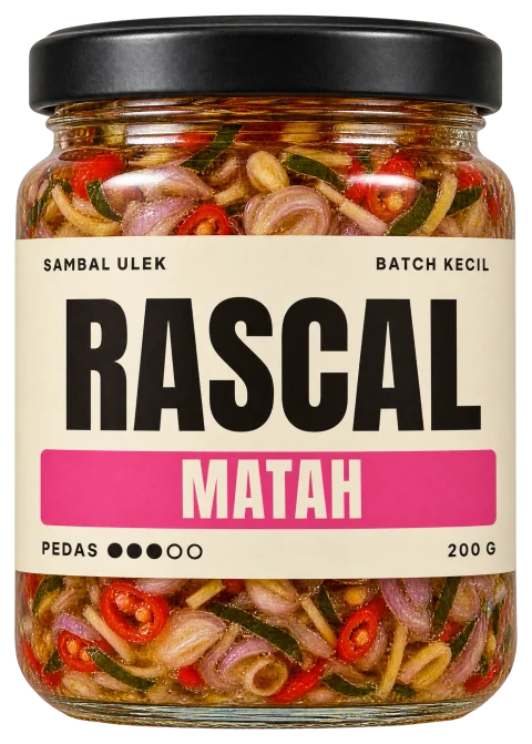 Toples Rascal Sambal Matah: irisan bawang merah, cabai rawit, serai, dan daun jeruk dalam minyak.